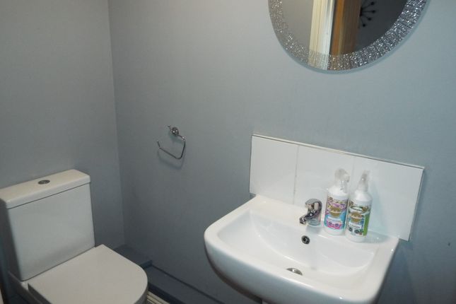 64, Mansfield photo 5