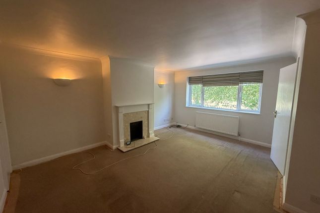 7 Queen Elizabeth Court, Park Road, Barnet photo 3