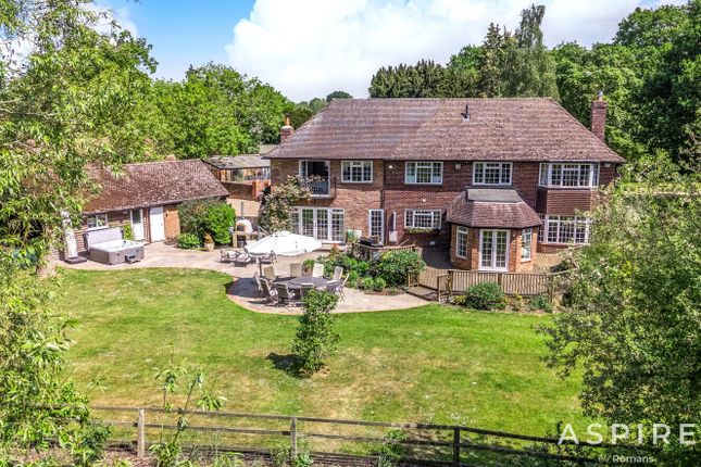 Weir Pool House,, Mill Lane, Wokingham photo 2