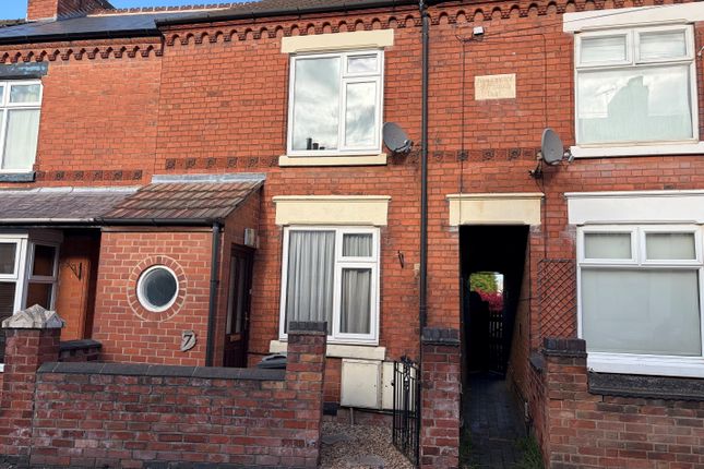 3-bed terraced on Coalville, £900/mo