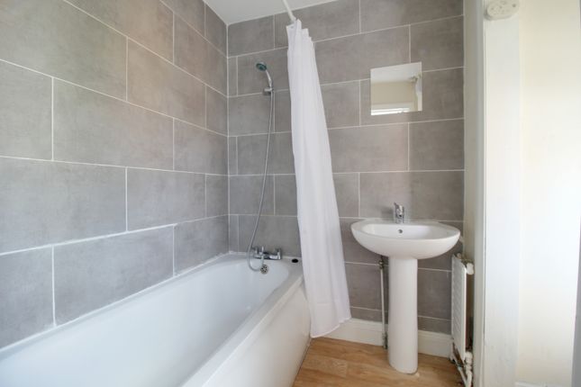 34, Godstone Road, Kenley photo 5
