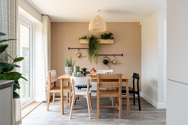 Plenty Of Space To Host Family &amp; Friends