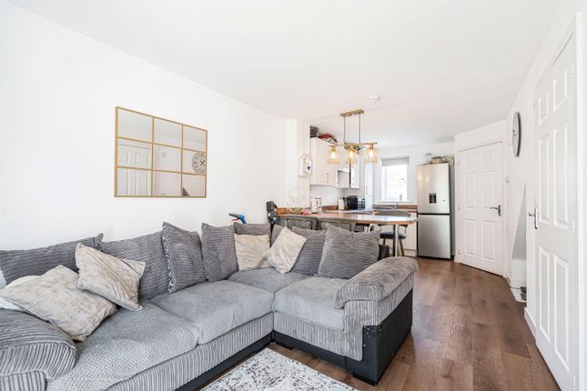 4, Luccombe Oak, Exeter photo 4