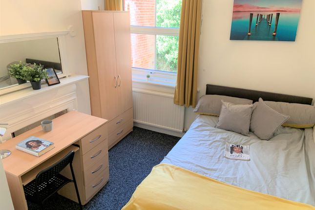 Room to rent in Thackeray Road, Southampton