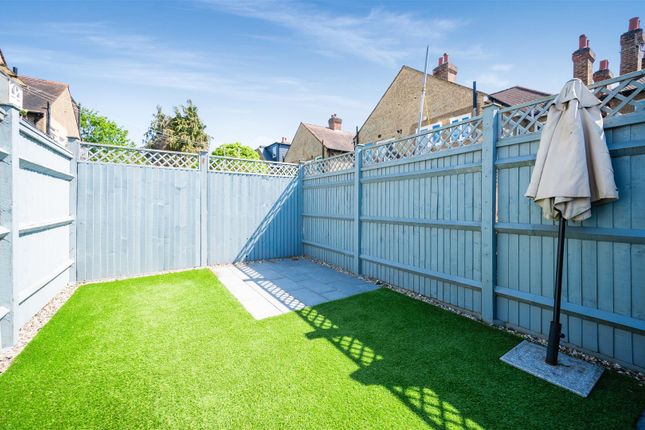 20, Chesham Road, Colliers Wood photo 4
