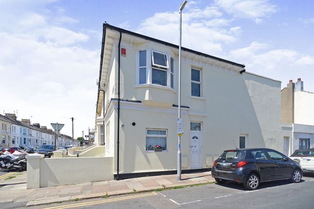 Thumbnail Flat for sale in Goldstone Road, Hove