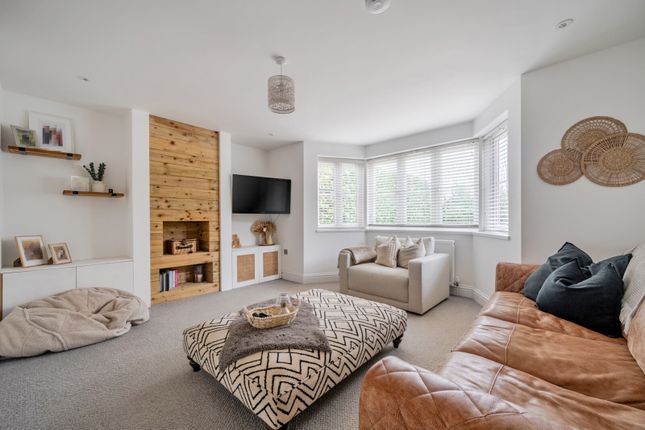 1, Spring Lane West, Farnham photo 3