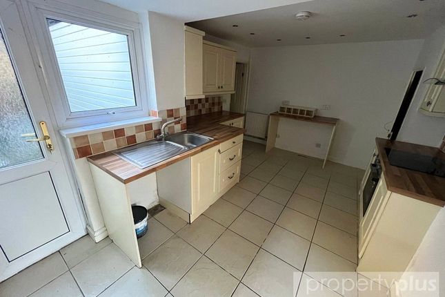 45, Standard View, Rhondda Cynon Taff photo 4