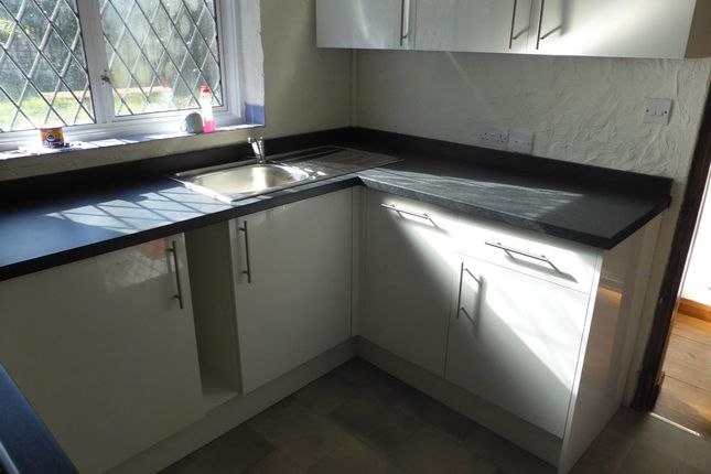 61 St Jude's Road, Englefield Green photo 3