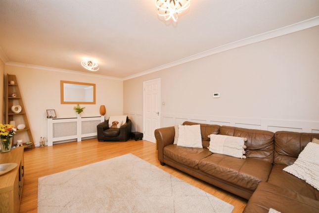 5, Wellesley, HARLOW photo 4