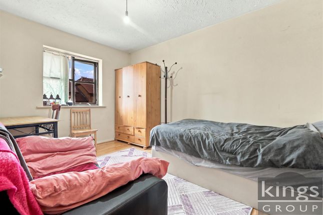 145 Somerset Gardens, Creighton Road, London photo 4
