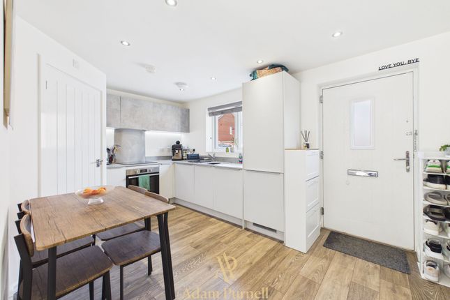 10 Henry Collins Close, Leicester photo 2