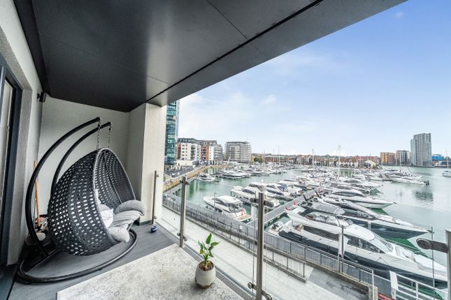 Thumbnail Flat for sale in Maritime Walk, Ocean Village, Southampton, Hampshire