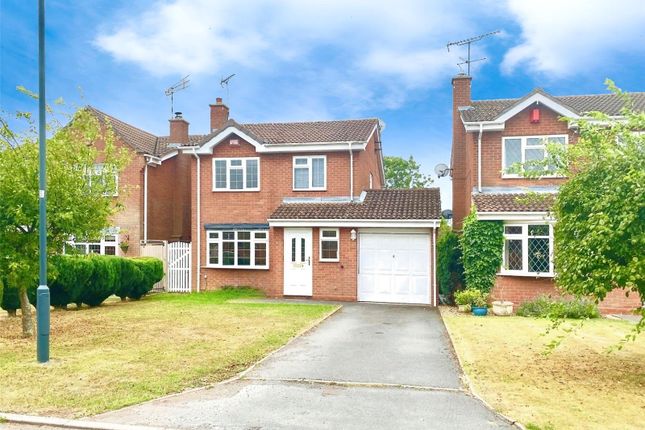Detached house to rent in Axminster Close, Nuneaton, Warwickshire