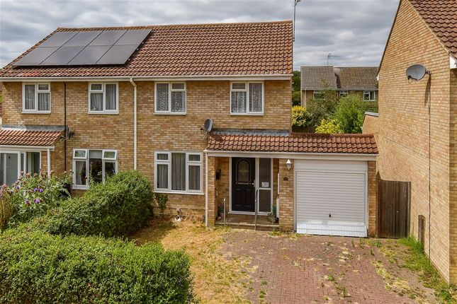 3-bed house on Dimmock Close Paddock Wood, Tonbridge, £375,000