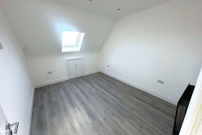 523, Yeading Lane, Northolt photo 3