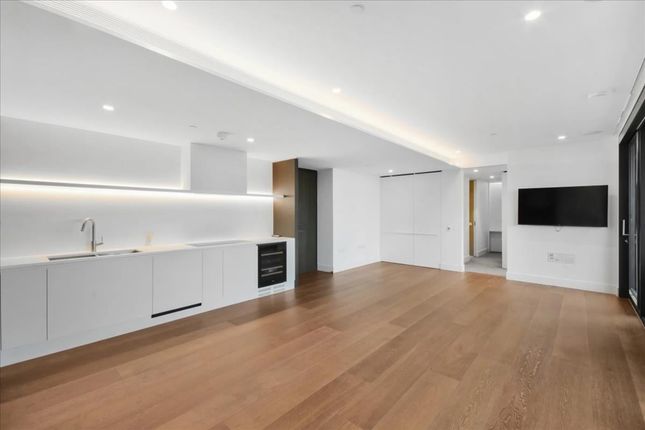 Flat for sale in Penthouse Rathbone Square, Futzrovia, London