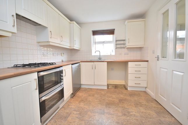 39, Robinson Way, Northampton photo 2