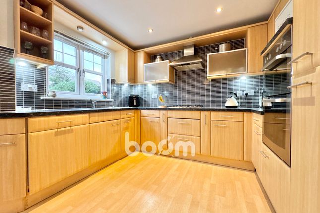 33, Grahamfield Place, Beith photo 4