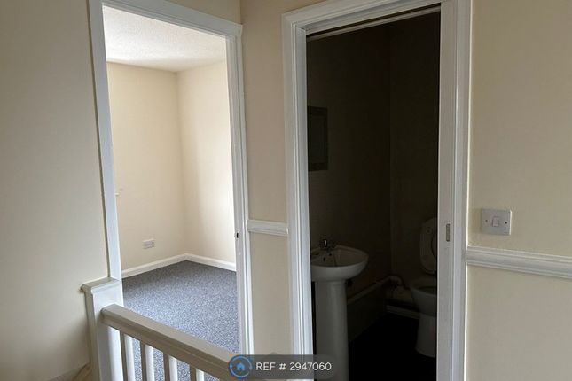 Thorburn Close, Neath photo 3