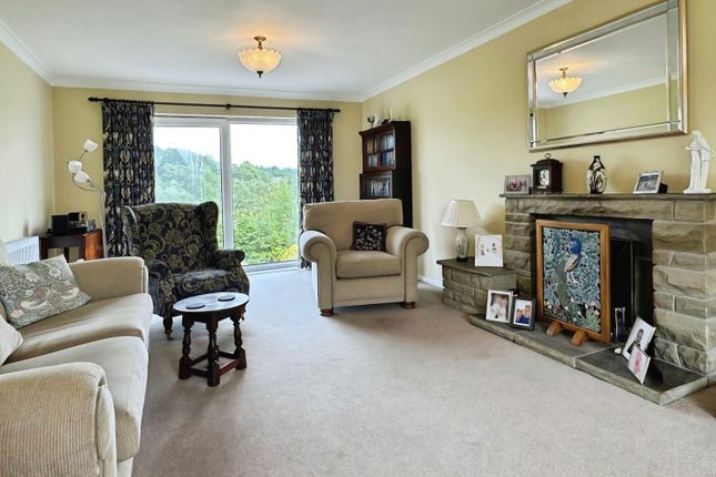 7, Ballington View, Leek photo 3