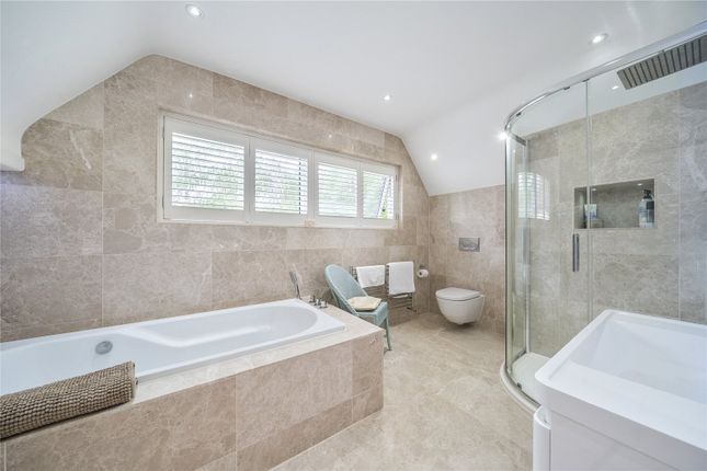 210, Upper Chobham Road, Surrey photo 4