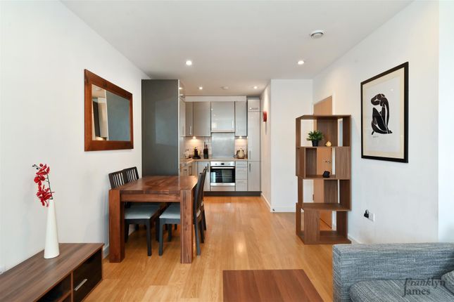 112, Coral Apartments, London photo 4