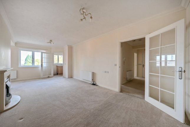 14 Beaufort Lodge,, Grove Road, Woking photo 2