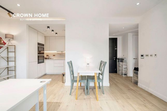 1-bed flat on 515 Siena House, 9 Bollinder Place, London, £695,000