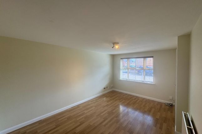 35, Shaw Avenue, Normanton photo 3