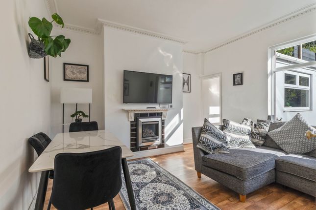 26 Aston Crescent, Newport photo 2