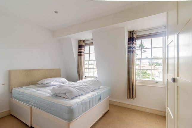 COPY NEW 3 MONTAGUE MEWS, London photo 3