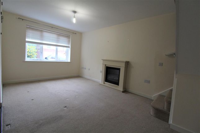 66, Clarendon Gardens, Bolton photo 3