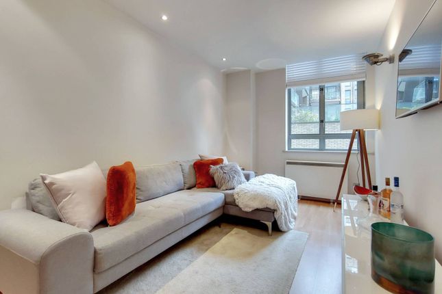 Thumbnail Flat to rent in City Road, City, London