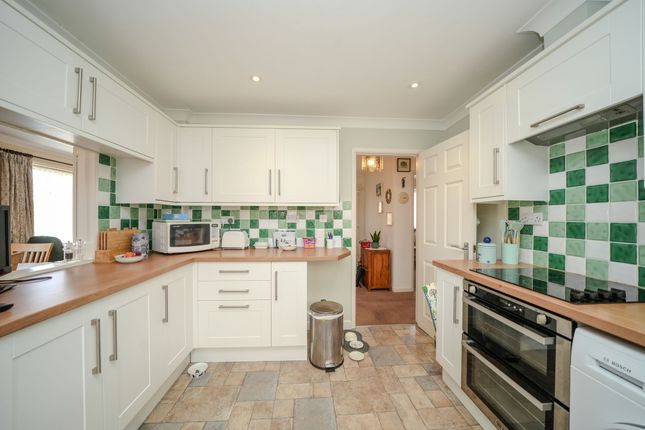 4 St. Margarets Close, Cromer photo 3