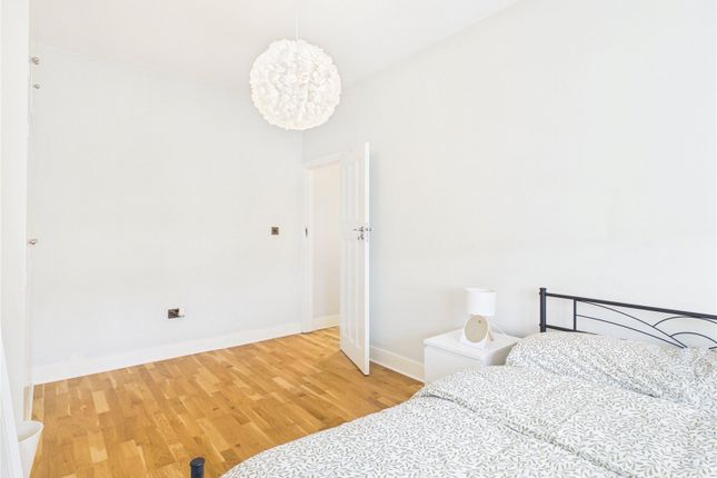Room 1, 40, Wharfedale Gardens, Thornton Heath photo 4