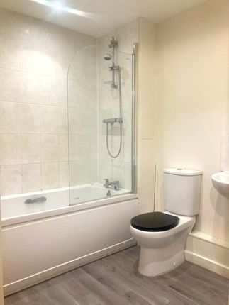 Flat to rent in Wilmington Close, Watford