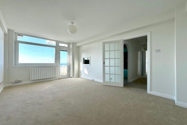 Thumbnail Flat to rent in Furze Hill Court, Hove