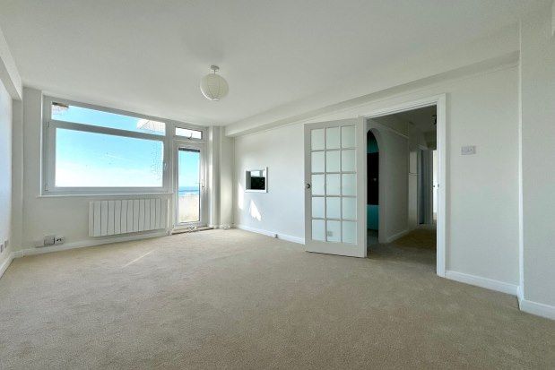 Thumbnail Flat to rent in Furze Hill, Hove