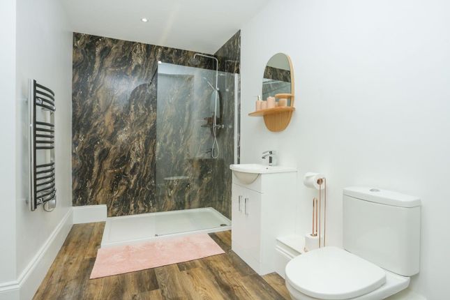 Flat 1, 166-168, High Street, Kent photo 5