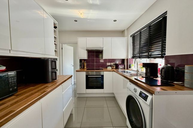 17 Arthur Street, Newport photo 2