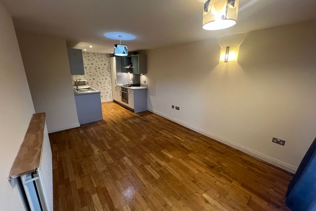 Flat to rent in Pampisford Road, South Croydon