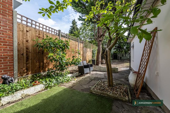 Flat for sale in Old Oak Road, Acton