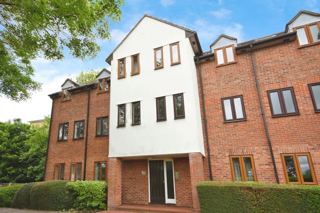 Thumbnail Flat for sale in Mill Court, Braintree