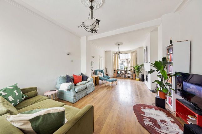 End terrace house for sale in Cumberland Road, London