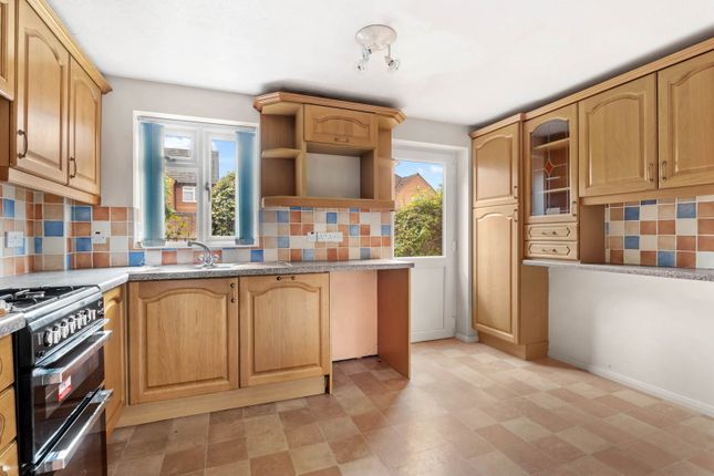2, Stroma Avenue, Worcester photo 4