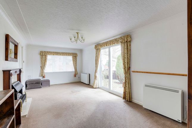 14 Lakeland Road, Nottingham photo 2