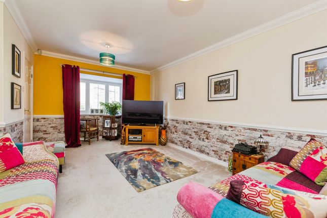12, Walsingham Court, Billingham photo 2