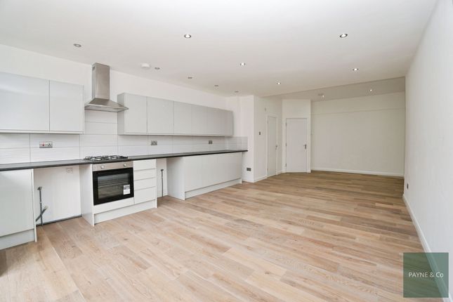 8 Sandyhill Road, Ilford photo 4