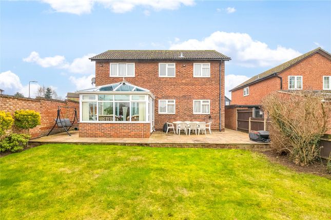 15, Dawlish Close, Hertfordshire photo 3